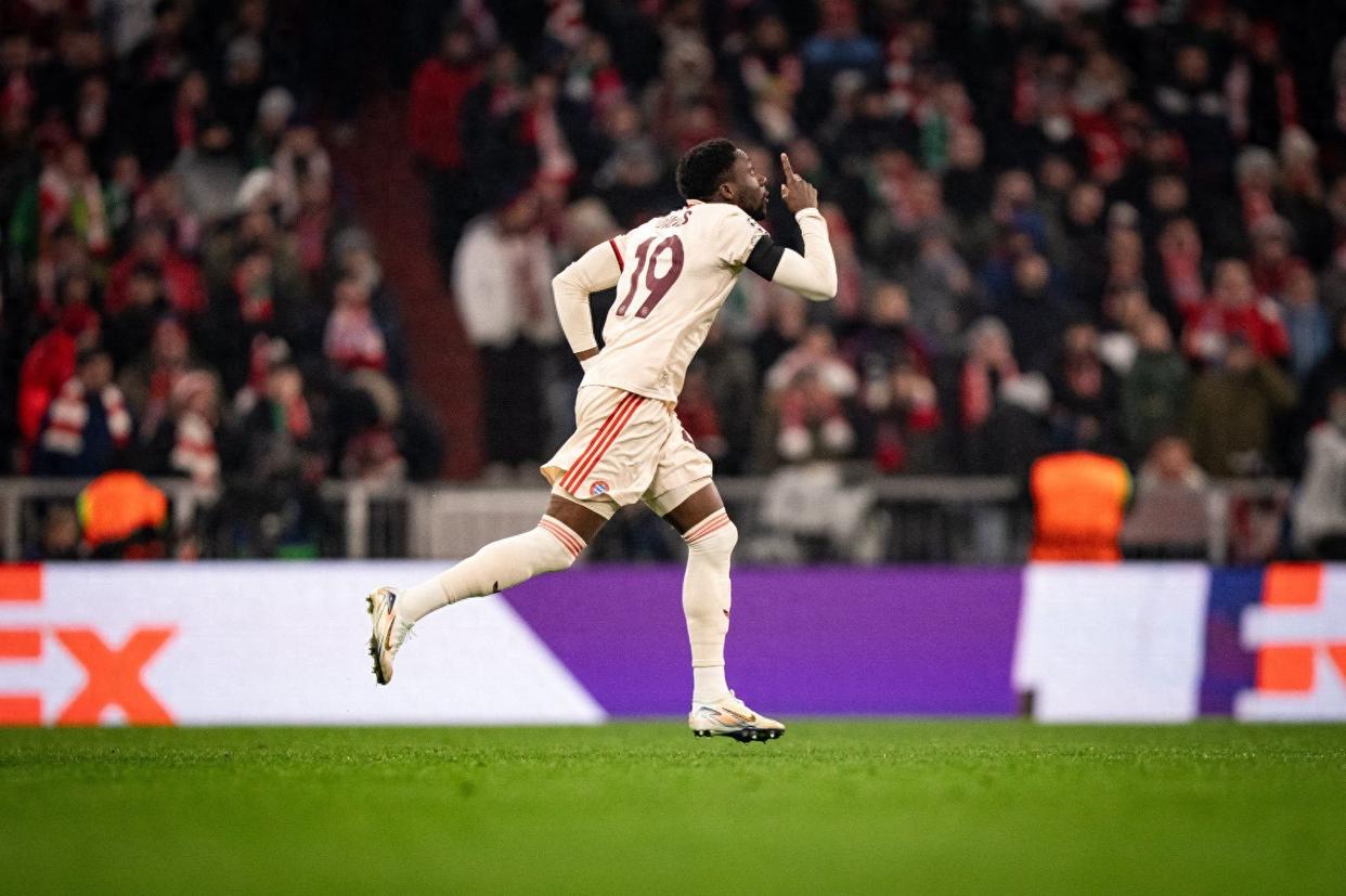 关于败北首场状态出色，德国队观众沸腾！，凯恩重返赛场赛场气氛高涨的信息