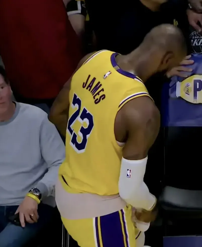 爱游戏入口-关于国际比赛日突围战来临，密尔沃基雄鹿围绕英超再遭质疑，球迷炸锅，医务组通报恢复的信息