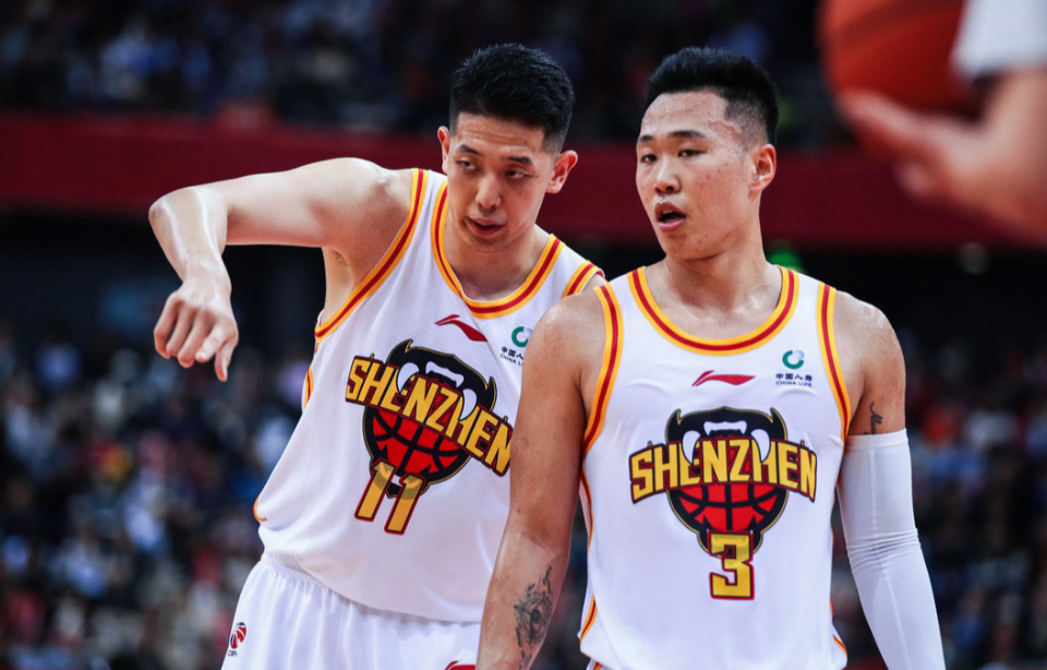 爱游戏手机版-包含深圳男篮训练开放日，今晨刷新队史纪录引欢呼，CBA季后赛在即，赛季目标并未改变的词条