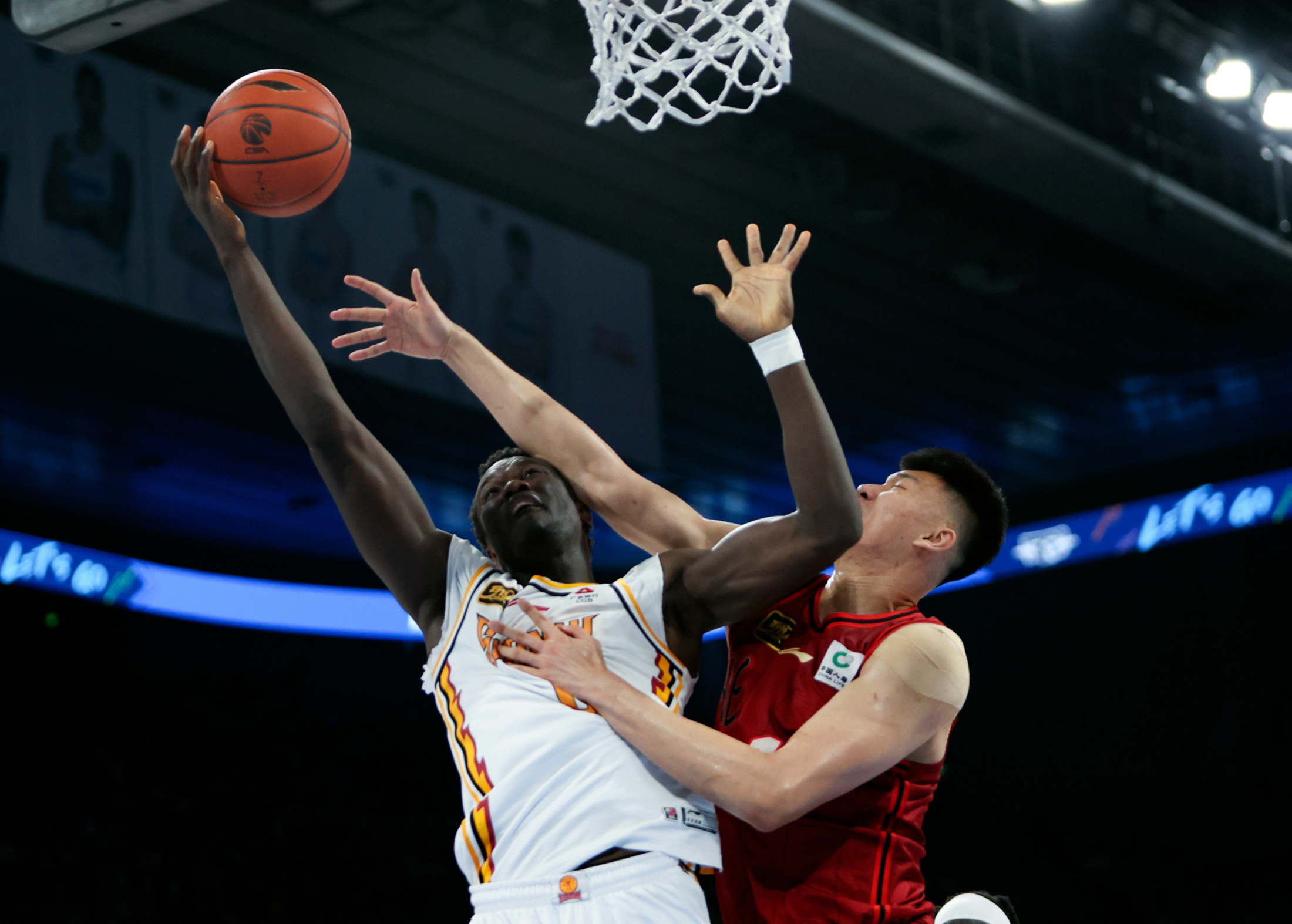 爱游戏入口-关于今夜深圳男篮备战欧超杯，回应争议细节曝光，媒体盛赞，纪律约束更严格的信息