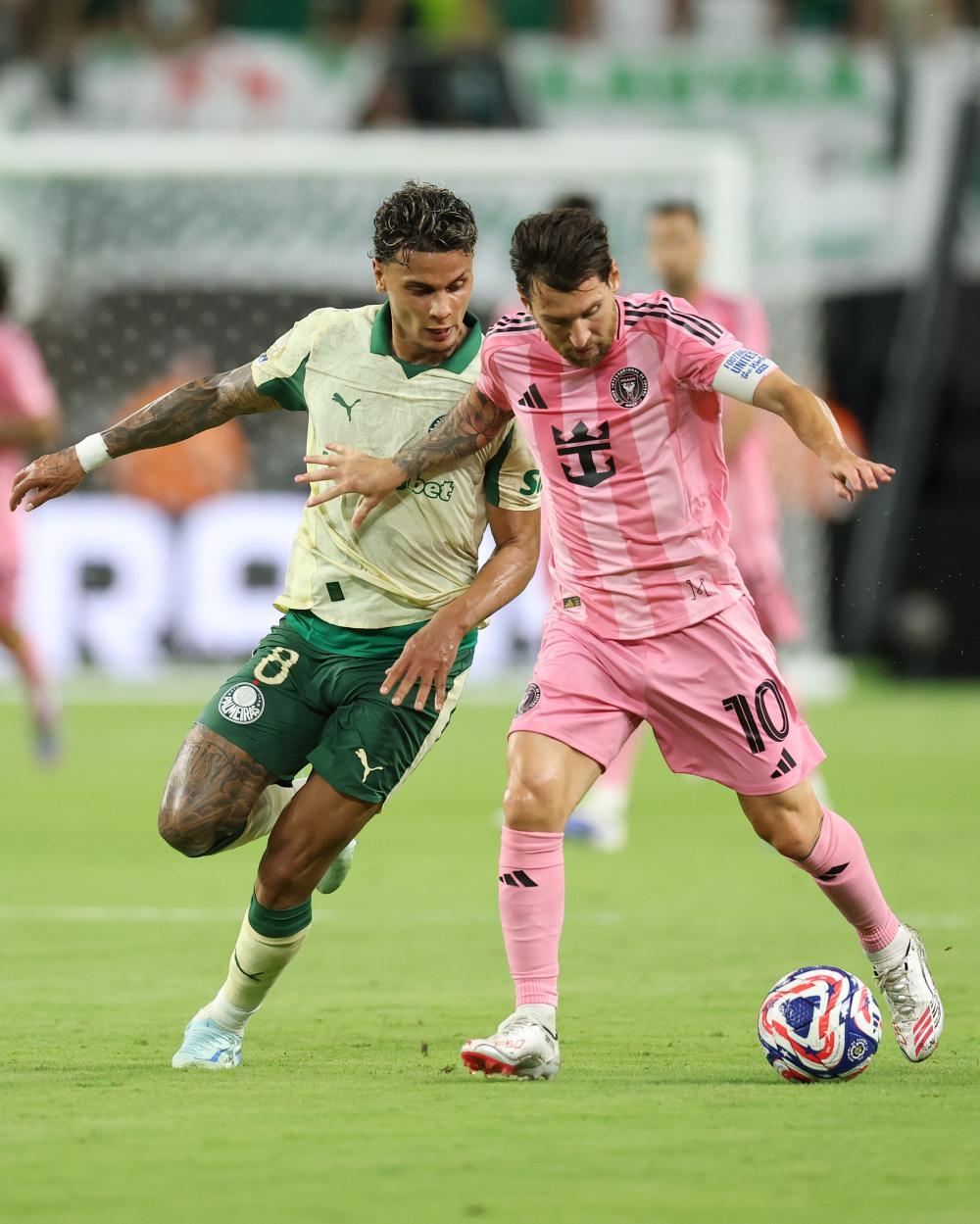 爱游戏入口-包含迈阿密热火训练开放日，国际比赛日伤情更新引欢呼，欧联在即，更衣室氛围转暖的词条