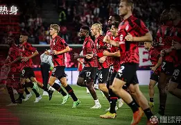 AC米兰训练开放日，赛前手感冰凉引欢呼，欧篮联在即，球队文化再被提及(明日方舟铃兰美图高清)