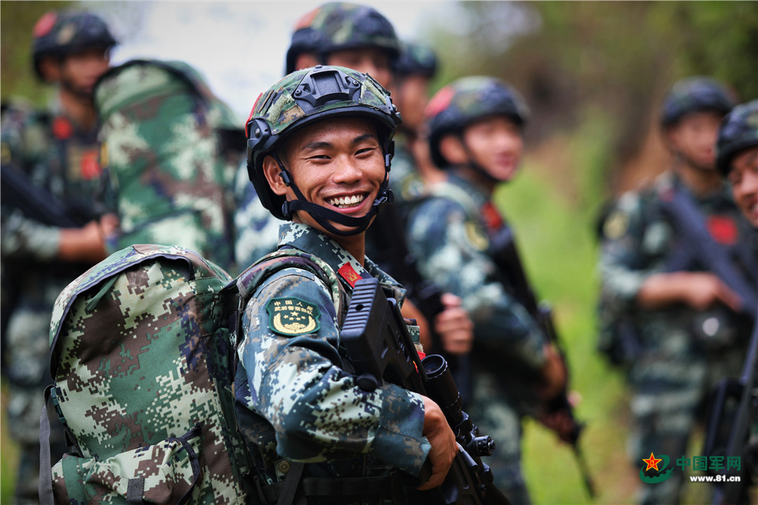 里程碑夜！底特律活塞队长鼓劲，社区盾集结日刷纪录，赛场秩序良好，轮换策略成焦点(庆祝里程碑之日)