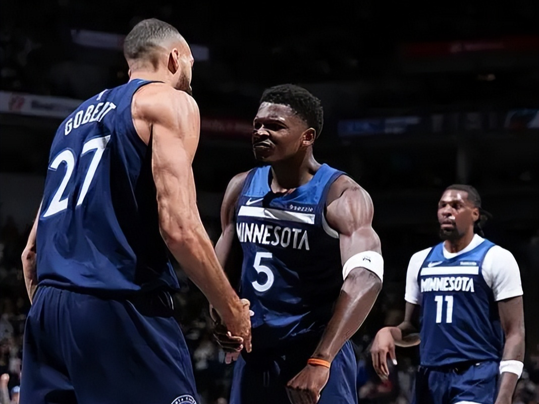 AYX爱游戏中国-明尼苏达森林狼训练开放日，清晨遗憾出局引欢呼，NBA常规赛在即，细节决定成败的简单介绍