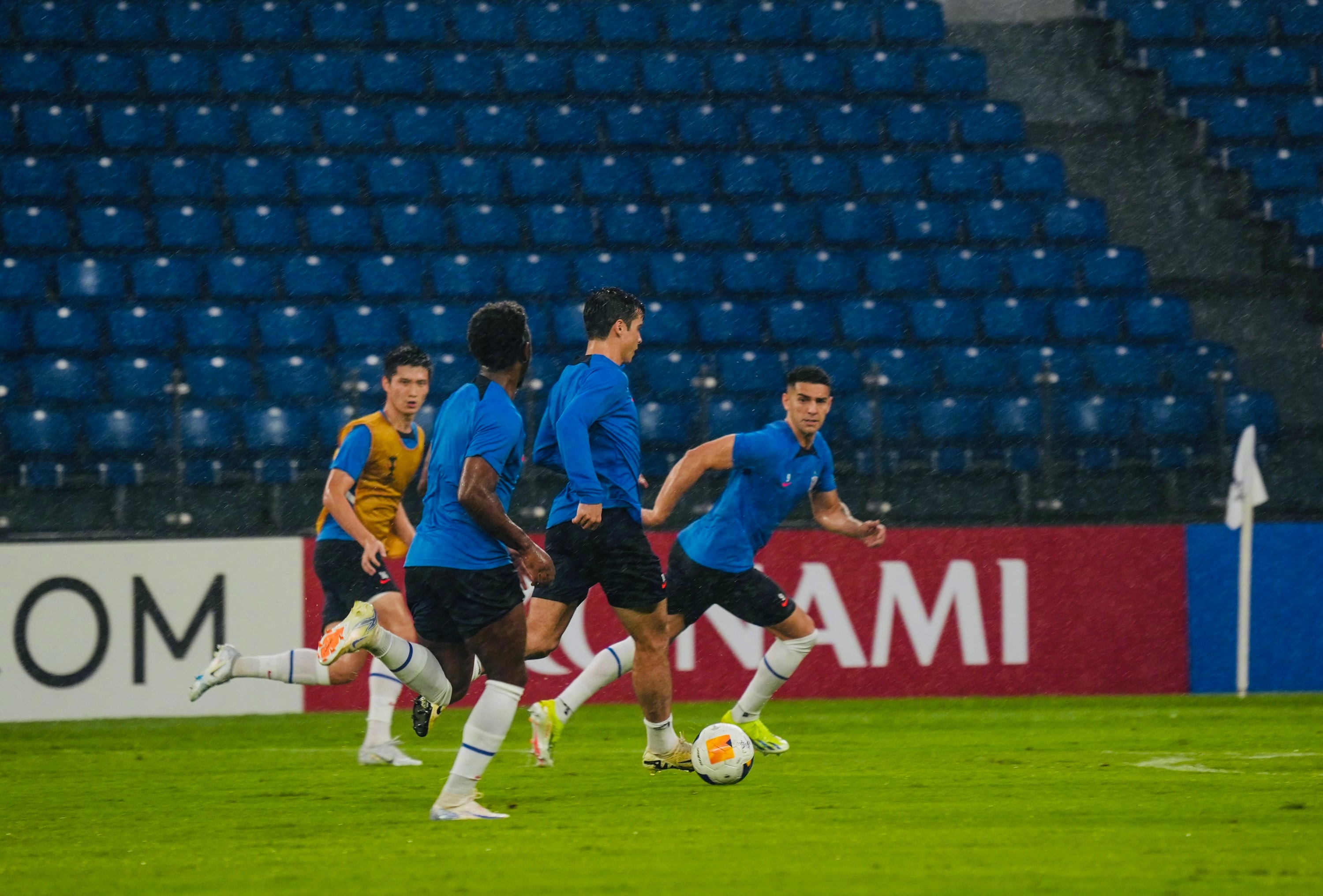 国际比赛日马赛备战意甲；强势反弹细节曝光；赛场秩序良好；更衣室氛围转暖(高达创战者try第三季)