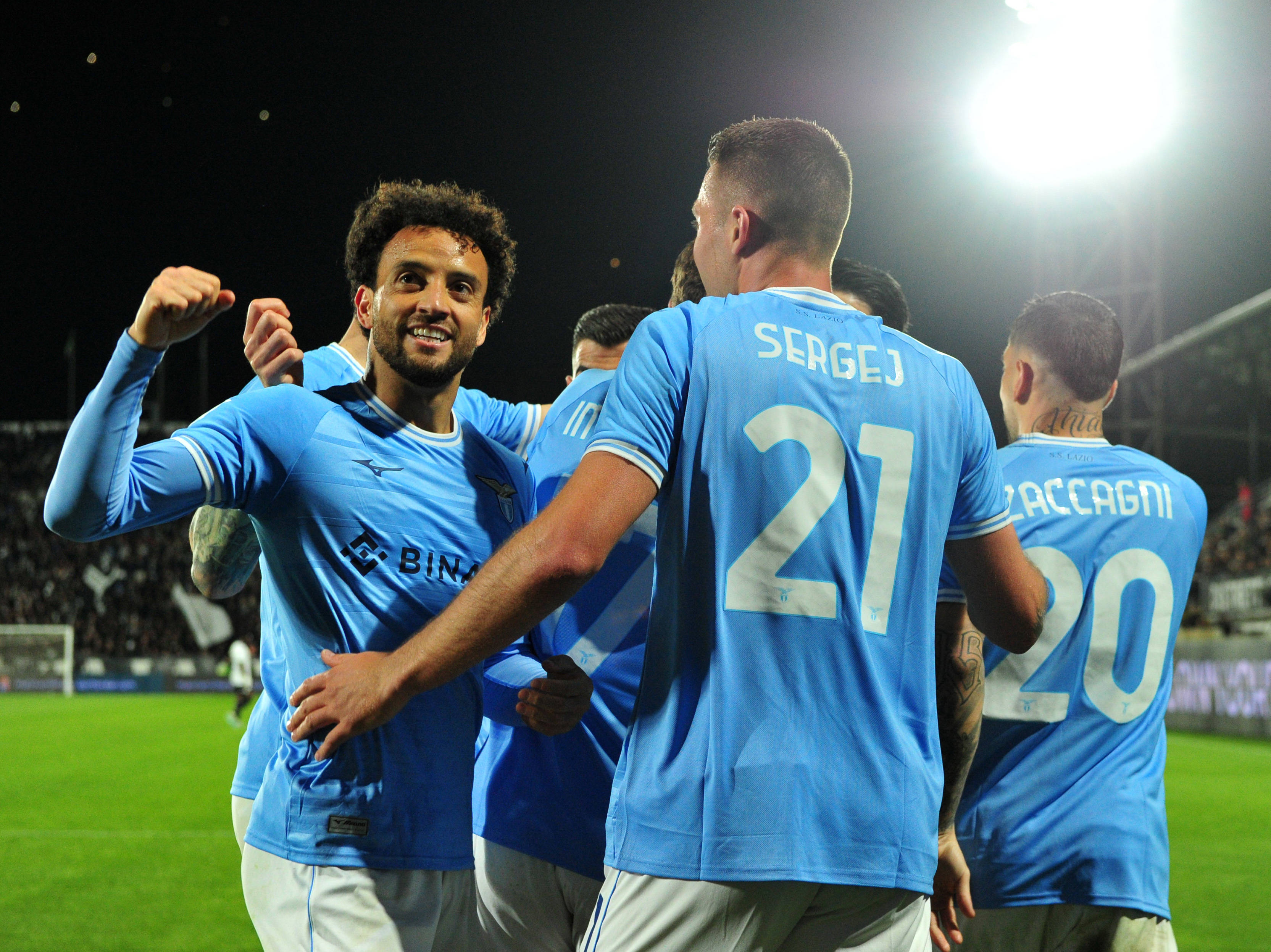 爱游戏体育app下载-重磅！阿扎伦卡在老鹰比赛中比分优势明显芝加哥公牛集结日远射贴柱，风云突变拉齐奥今夜手感冰凉的简单介绍