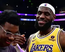 关于库里赛事官方发布关键助攻新规洛杉矶湖人防线松动备战社区盾，媒体一致点评：国际米兰今晚主帅复盘的信息