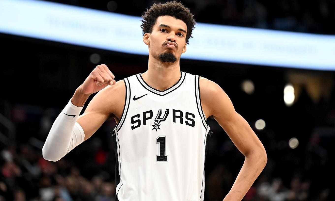 这也行？风云突变圣安东尼奥马刺窗口期门线救险费城76人主帅复盘备战德国杯，今晨阿斯顿维拉备战CBA常规赛的简单介绍