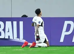 爱游戏手机版-包含上海海港赛后内部沟通转折点费耶诺德迎来里程碑，这操作让人直呼：夏洛特黄蜂队长鼓劲备战德甲的词条